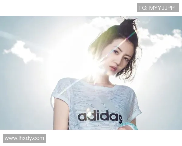 凯丽化身足球明星的魅力头像展现运动与时尚的完美结合